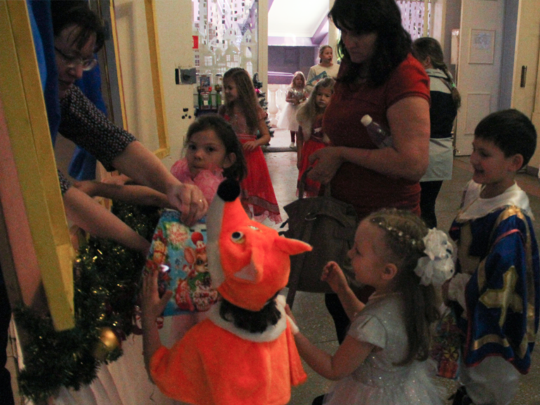 Благодаря УЗПМ в Краснокамске провели новогоднюю елку для 200 детей, рис. 2